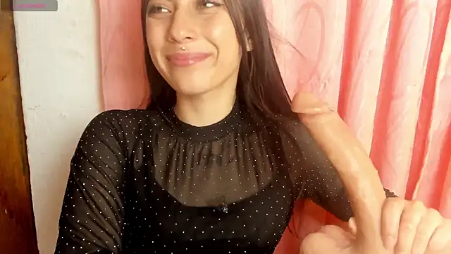 Alanaloiiss  online show from 04/19/26, 04:45