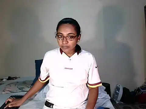 Snapshot of indiansweetflava chatting on 11/23/25, 05:40 indiansweetflava online show from 11/23/25, 05:40