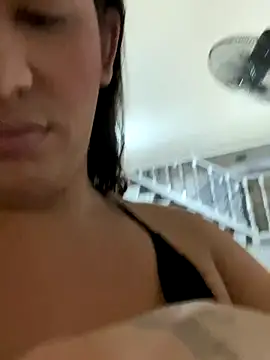 Snapshot of Sweet_vicky_hot chatting on 09/18/25, 12:18 Sweet vicky hot online show from 09/18/25, 12:18