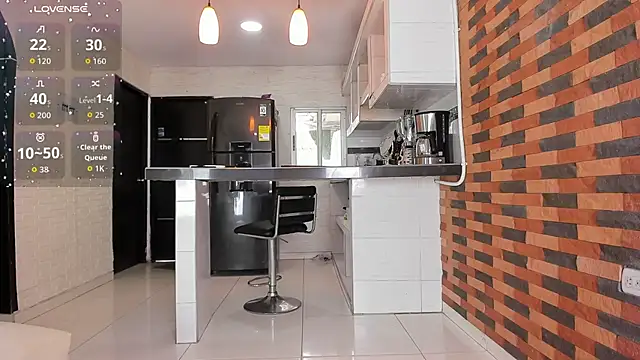 Snapshot of violetta_pretty chatting on 10/14/25, 07:03 violetta pretty online show from 10/14/25, 07:03