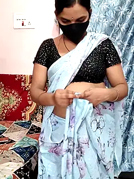 Snapshot of Lalitha-1995 chatting on 06/05/26, 04:41 Lalitha-1995 online show from 06/05/26, 04:41