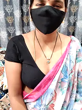 Snapshot of Lalitha-1995 chatting on 06/08/26, 08:04 Lalitha-1995 online show from 06/08/26, 08:04