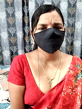 Snapshot of Lalitha-1995 chatting on 07/18/26, 05:00 Lalitha-1995 online show from 07/18/26, 05:00