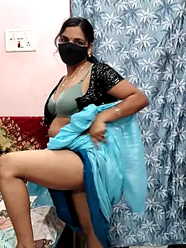 Snapshot of Lalitha-1995 chatting on 07/18/26, 05:17 Lalitha-1995 online show from 07/18/26, 05:17