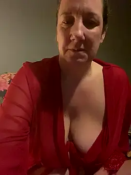 Snapshot of X-Victoria-X chatting on 11/06/25, 05:30 X-Victoria-X online show from 11/06/25, 05:30