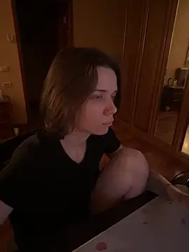 Snapshot of enchanting_chloe chatting on 11/08/25, 07:56 enchanting chloe online show from 11/08/25, 07:56