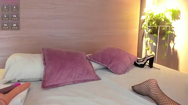 alexamonroe  online show from 04/08/26, 09:37