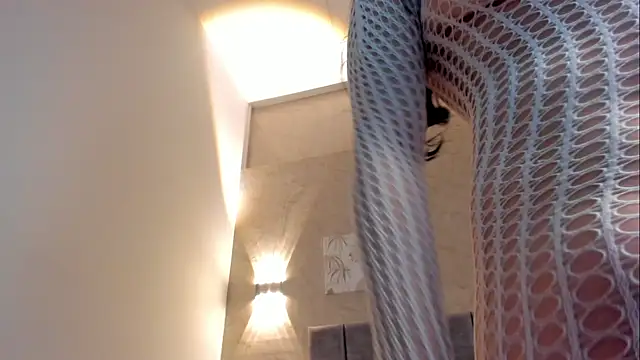 Snapshot of Lunaa_bellaa chatting on 12/17/25, 07:42 Lunaa bellaa online show from 12/17/25, 07:42