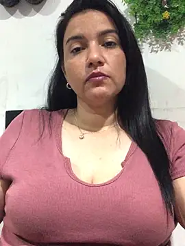 Snapshot of sweetdulcexxx chatting on 10/21/25, 02:45 sweetdulcexxx online show from 10/21/25, 02:45