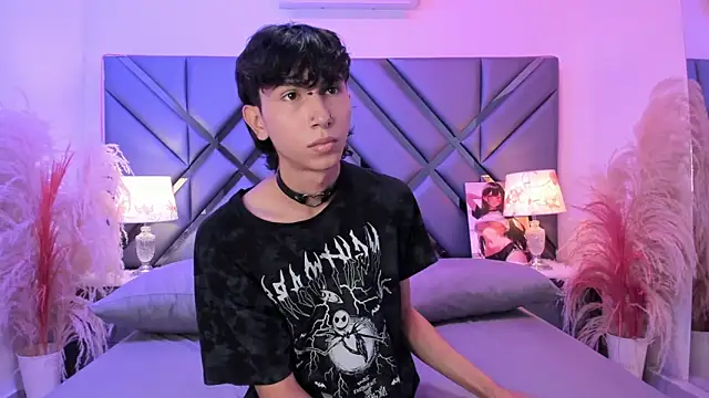 Milan LewisS online show from 04/10/26, 11:48