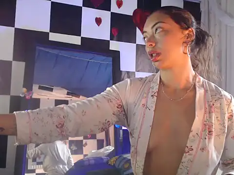 Snapshot of kendraof chatting on 11/22/25, 06:40 kendraof online show from 11/22/25, 06:40