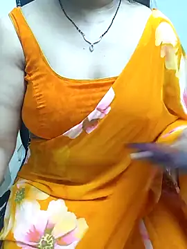 Snapshot of Anushka134 chatting on 09/10/25, 05:13 Anushka134 online show from 09/10/25, 05:13