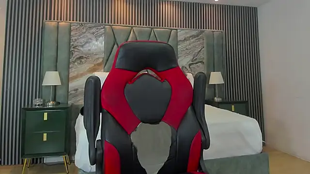 Snapshot of Michael_blue chatting on 09/17/25, 02:41 Michael blue online show from 09/17/25, 02:41