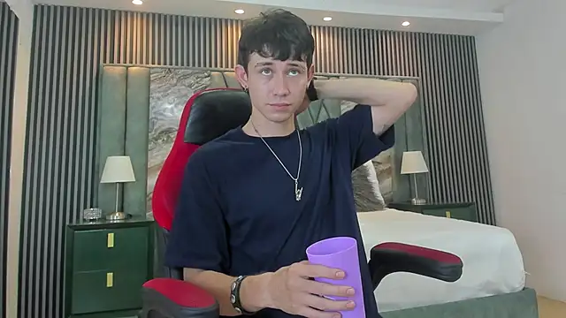 Snapshot of Michael_blue chatting on 09/19/25, 07:58 Michael blue online show from 09/19/25, 07:58