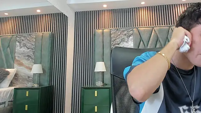 Snapshot of Michael_blue chatting on 09/24/25, 01:14 Michael blue online show from 09/24/25, 01:14