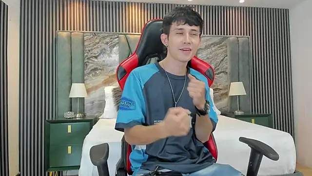 Snapshot of Michael_blue chatting on 10/03/25, 07:44 Michael blue online show from 10/03/25, 07:44