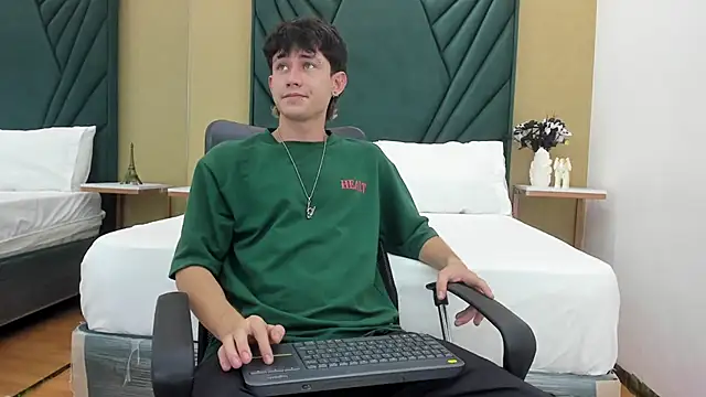 Michael blue online show from 03/18/26, 07:39