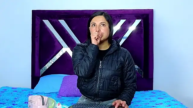 Snapshot of cuteeimy chatting on 10/31/25, 12:28 cuteeimy online show from 10/31/25, 12:28