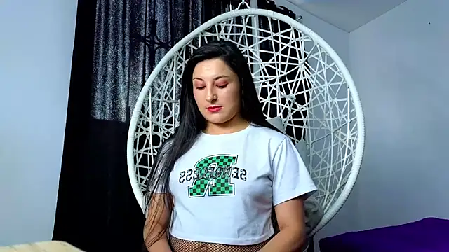 Snapshot of cuteeimy chatting on 11/12/25, 07:13 cuteeimy online show from 11/12/25, 07:13