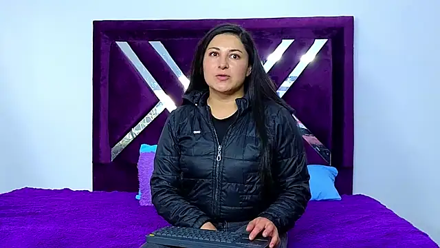 Snapshot of cuteeimy chatting on 11/18/25, 09:30 cuteeimy online show from 11/18/25, 09:30