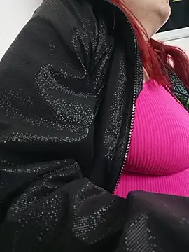 carolinhe  online show from 10/09/25, 09:35