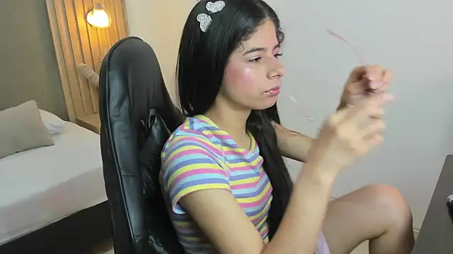 carlina 15 online show from 10/28/25, 12:19