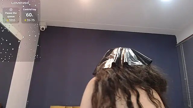 KendraaSimons online show from 10/31/25, 04:19