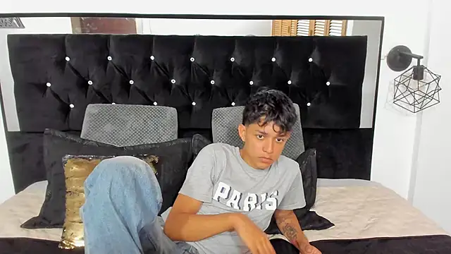 Sebas cat online show from 10/16/25, 10:00