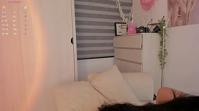 EmmyKenner online show from 09/23/25, 11:02