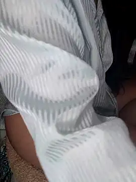 HotLaurha online show from 12/16/25, 04:50