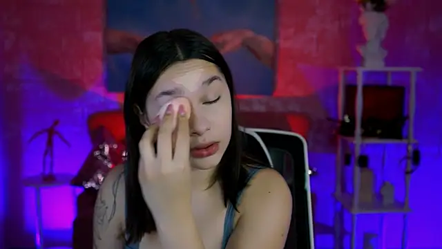 KimClarks  online show from 12/05/25, 12:47