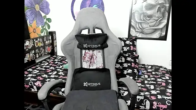 Snapshot of Luna0ciaran chatting on 10/27/25, 07:34 Luna0ciaran online show from 10/27/25, 07:34