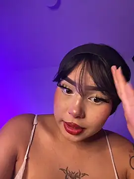 lucialauper  online show from 10/18/25, 02:25