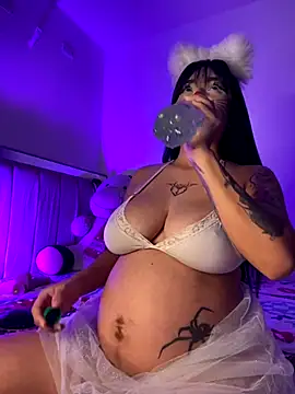 lucialauper  online show from 11/01/25, 02:13