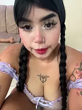 lucialauper  online show from 06/21/26, 10:56