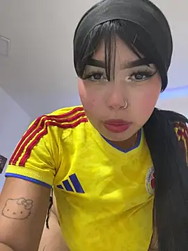 lucialauper  online show from 07/08/26, 02:49