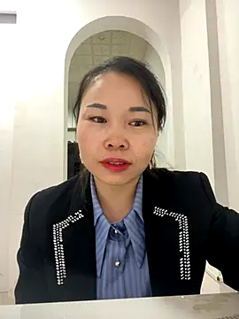 xlj4523 online show from 10/28/25, 09:02