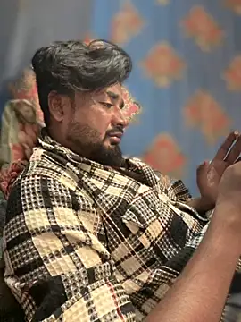 Snapshot of Munny6677 chatting on 11/04/25, 06:18 Munny6677 online show from 11/04/25, 06:18