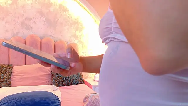 Snapshot of JasmineRhodes chatting on 03/04/26, 12:00 JasmineRhodes online show from 03/04/26, 12:00