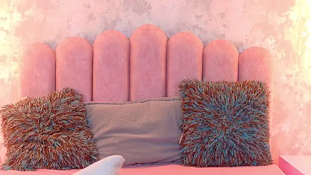 Snapshot of JasmineRhodes chatting on 03/31/26, 12:16 JasmineRhodes online show from 03/31/26, 12:16