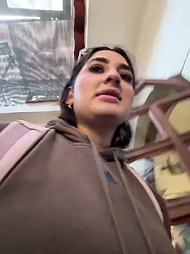 Snapshot of JasmineRhodes chatting on 04/16/26, 01:01 JasmineRhodes online show from 04/16/26, 01:01