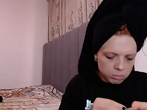 saara johnson496 online show from 04/19/26, 12:54