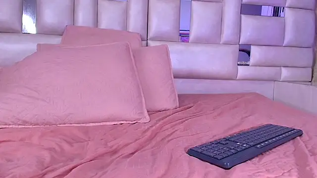 emmacurvy online show from 10/15/25, 03:06