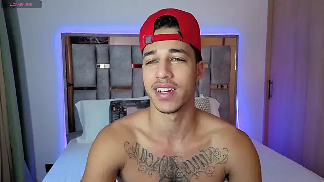 Snapshot of orionblaze69_ chatting on 10/21/25, 11:11 orionblaze69 online show from 10/21/25, 11:11