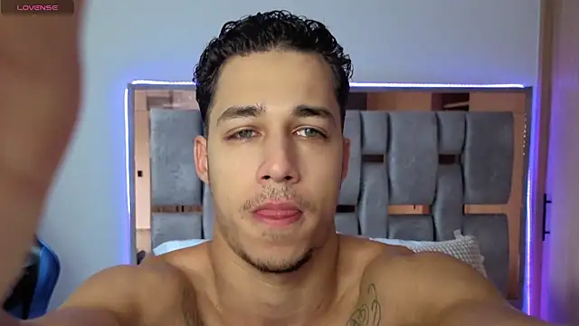 Snapshot of orionblaze69_ chatting on 10/22/25, 11:21 orionblaze69 online show from 10/22/25, 11:21