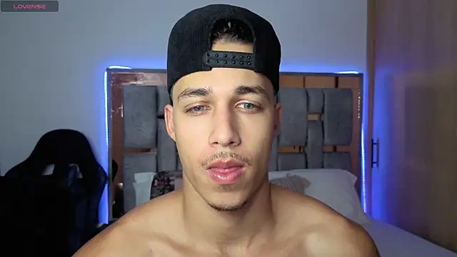 Snapshot of orionblaze69_ chatting on 10/25/25, 03:58 orionblaze69 online show from 10/25/25, 03:58