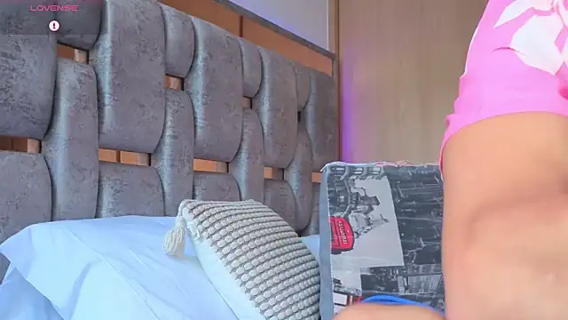 Snapshot of orionblaze69_ chatting on 11/11/25, 08:53 orionblaze69 online show from 11/11/25, 08:53