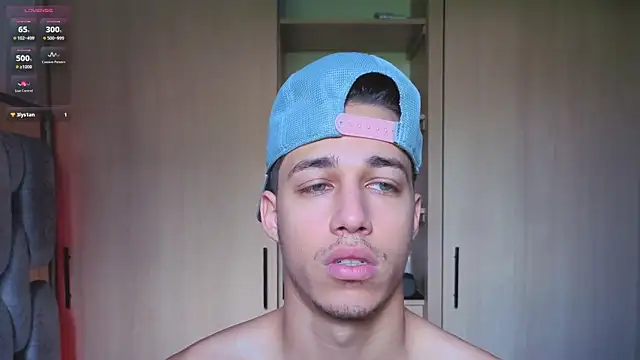 orionblaze69  online show from 12/19/25, 03:41