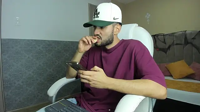 Ryan Jackson  online show from 10/01/25, 11:11