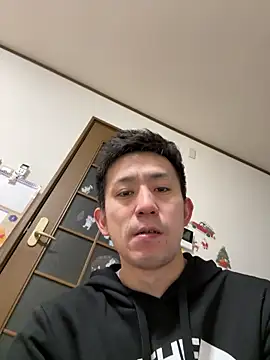 Snapshot of yuma0815 chatting on 03/02/26, 10:16 yuma0815 online show from 03/02/26, 10:16